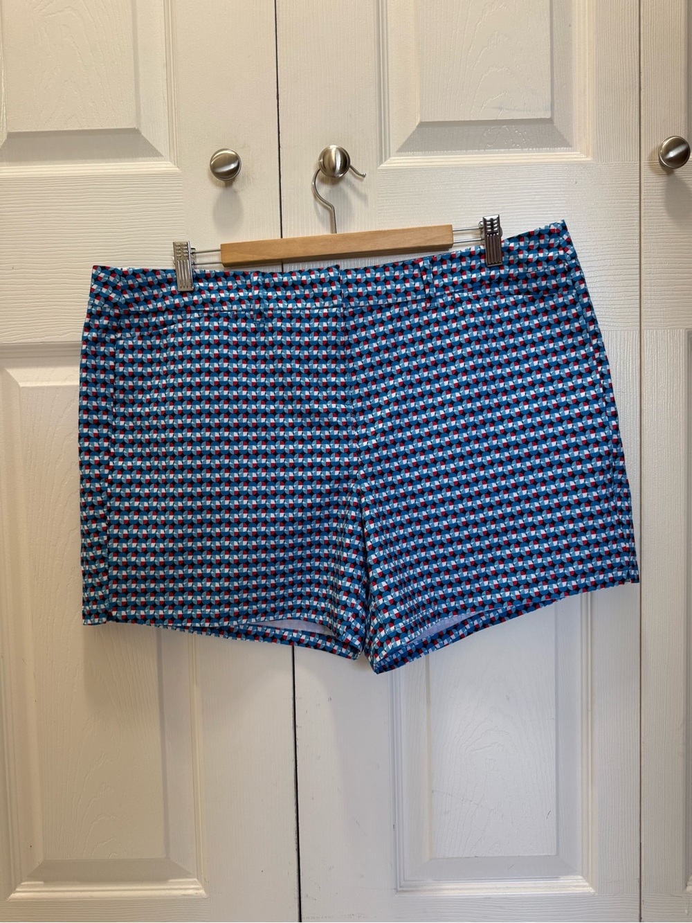 PGA Tour Women’s Golf Shorts Size 14 Blue Geometric Print